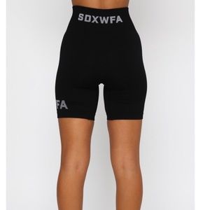 NWT SARAHS DAY COFFE DAYE SEAMLESS SHORTS BLACK